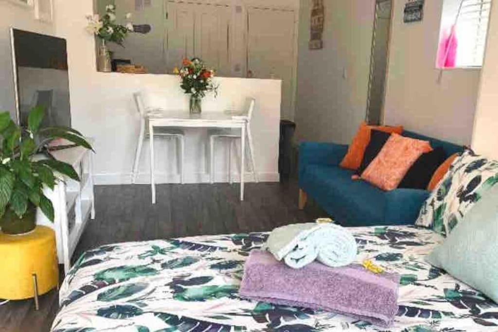 Bournemouth Nr Town Beach Train Coach Shops Lovely Entire Apartment Allows Quiet Good Dogs Exterior foto
